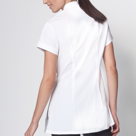 Noel Asmar White Dolce Tunic M for estheticians, massage therapist - Picture 4 of 12